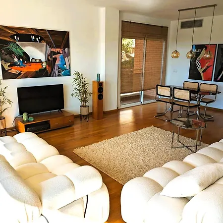 Apartment Large Luxury With Shared Pool